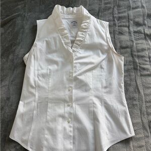 Brooks Brothers 1818 White Ruffle Collar Sleeveless Blouse Size 8/Medium